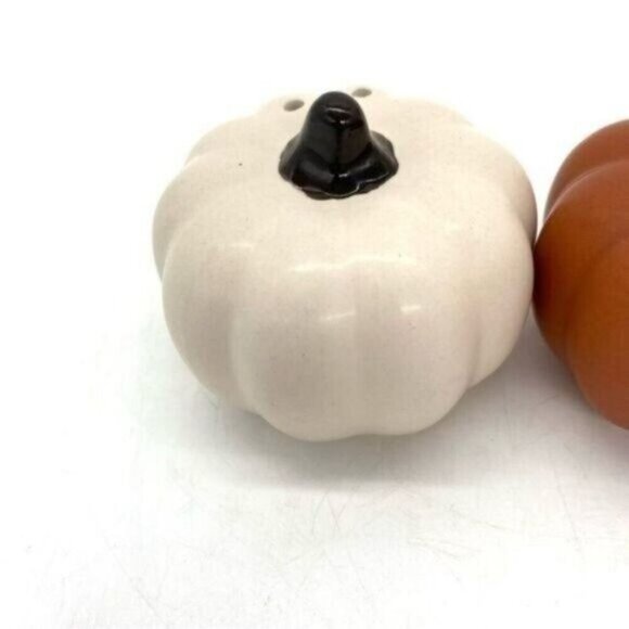 Pumpkin Salt and Pepper Shaker Set New - Picture 7 of 8